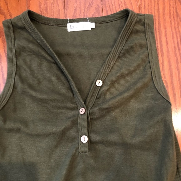 Tanks - Picture 2 of 3